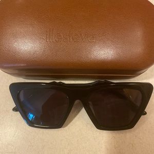 Illesteva Lisbon Sunglasses